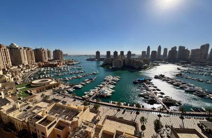 Apartment - 2 Bedrooms - 2 Bathrooms for rent in Tower 21 - Porto Arabia - The Pearl Island - Doha