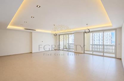 Apartment - 4 Bedrooms - 5 Bathrooms for sale in Viva West - Viva Bahriyah - The Pearl Island - Doha