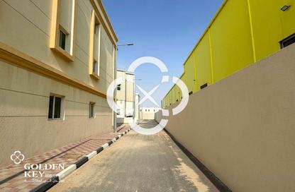 Labor Camp - Studio - 7+ Bathrooms for rent in Logistics Village Qatar - Al Wakra
