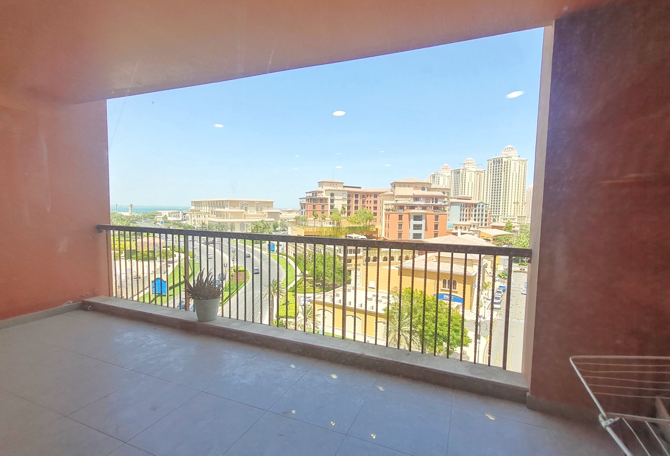 BIG BALCONY | LARGE AND SPACIOUS 2 BEDROOMS - apartment in Porto Arabia