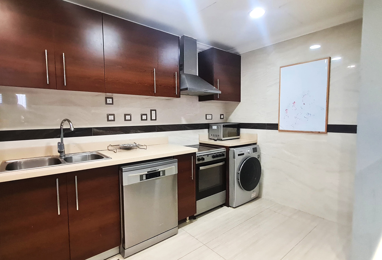 BIG BALCONY | LARGE AND SPACIOUS 2 BEDROOMS - apartment in Porto Arabia