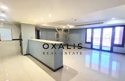 Apartment - 2 Bedrooms - 2 Bathrooms for rent in West Porto Drive - Porto Arabia - The Pearl Island - Doha