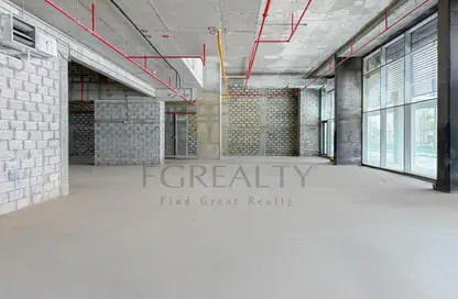 محل تجاري - استوديو - 2 حمامات للايجار في سيف ووتر فرونت - مدينة اللسيل - الوسيل