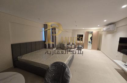 Apartment - 2 Bedrooms - 3 Bathrooms for rent in Umm Ghuwailina - Doha