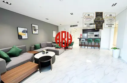 شقة - 3 غرف نوم - 4 حمامات للايجار في عرض البوليفارد - مدينة الياسمين - الوسيل