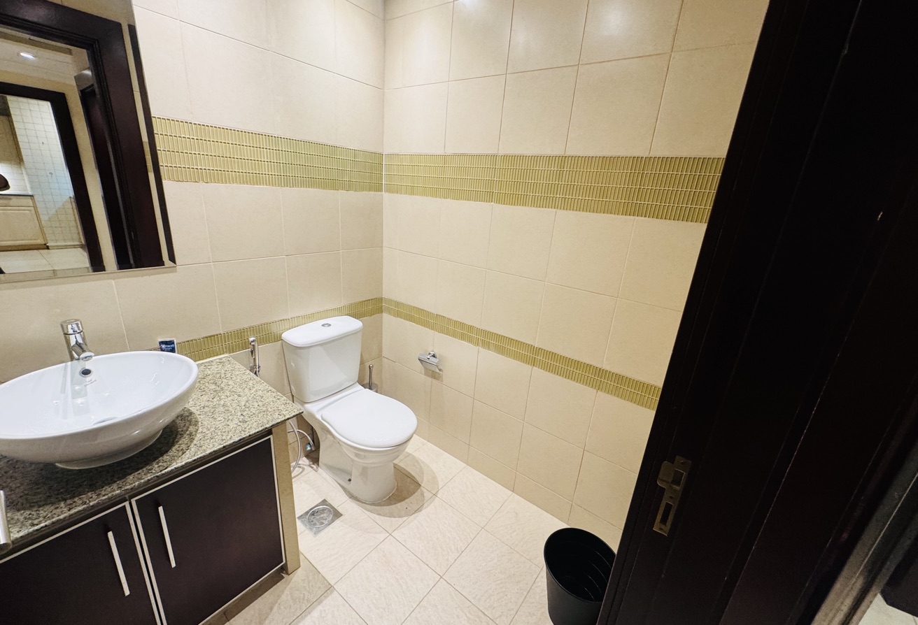 1 BHK Furnished  – Porto Arabia, The Pearl Qatar thumbnail 5