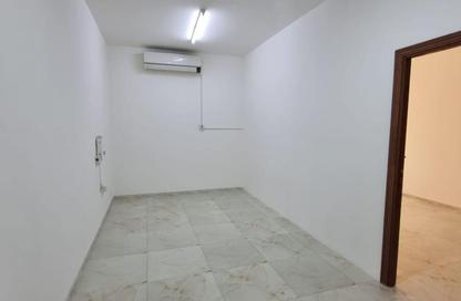 Apartment - 1 Bedroom - 1 Bathroom for rent in Al Mansoura - Al Mansoura - Doha
