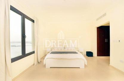 Apartment - 2 Bedrooms - 3 Bathrooms for rent in West Porto Drive - Porto Arabia - The Pearl Island - Doha