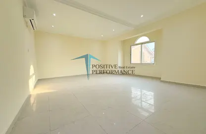Compound - 3 Bedrooms - 3 Bathrooms for rent in Bu Hamour Street - Abu Hamour - Doha