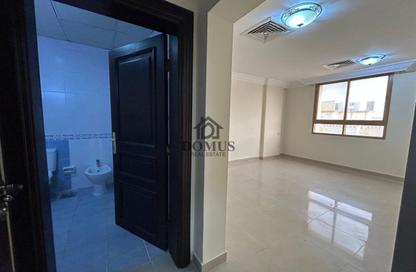 Apartment - 2 Bedrooms - 2 Bathrooms for rent in Al Zubair Bakkar Street - Al Sadd - Doha