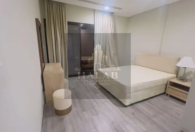 985166 - Property Image 3