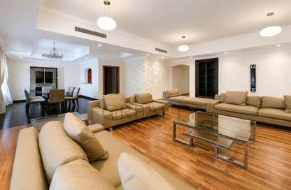 Apartment - 3 Bedrooms - 5 Bathrooms for rent in West Porto Drive - Porto Arabia - The Pearl Island - Doha