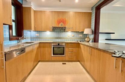 Apartment - 2 Bedrooms - 3 Bathrooms for rent in West Porto Drive - Porto Arabia - The Pearl Island - Doha