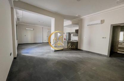 Apartment - Studio - 1 Bathroom for rent in Abu Talha Street - Fereej Bin Omran - Doha