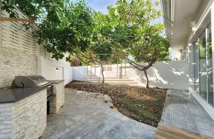 Villa - 4 - 5 for rent in Lusail Marina Heights - Marina District - Lusail