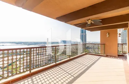 Apartment - 2 Bedrooms - 3 Bathrooms for rent in West Porto Drive - Porto Arabia - The Pearl Island - Doha