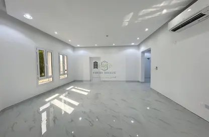 Apartment - 2 Bedrooms - 3 Bathrooms for rent in Fereej Kulaib - Doha