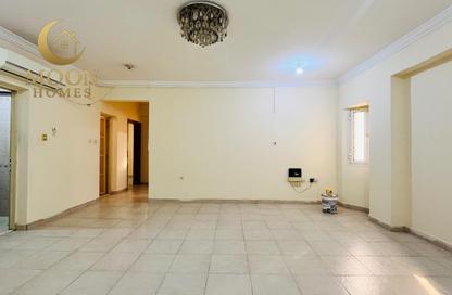 Apartment - 2 Bedrooms - 2 Bathrooms for rent in Umm Ghwailina Comm - Umm Ghuwalina - Umm Ghuwailina - Doha
