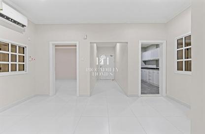 Apartment - 2 Bedrooms - 1 Bathroom for rent in Kuwari Tower - Al Ghanim - Al Ghanim - Doha