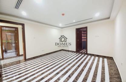 Apartment - 2 Bedrooms - 2 Bathrooms for rent in Thabit Bin Zaid Street - Al Mansoura - Doha