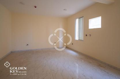 سكن عمال - استوديو للايجار في شارع الصناعية الشرقي - بركة العوامر - الوكرة