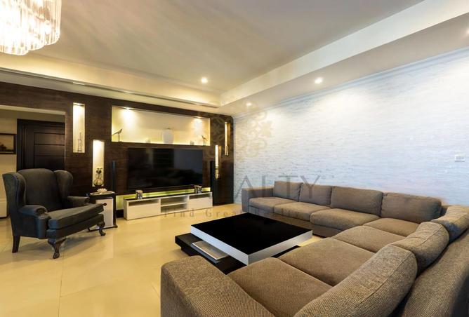 981423 - Property Image 2