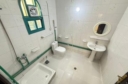 Villa - 4 Bedrooms - 2 Bathrooms for rent in Old Airport Road - Old Airport Road - Doha Villa - 4 Bedrooms - 2 Bathrooms for rent in Old Airport Road - Old Airport Road - Doha