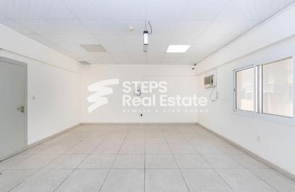 Labor Camp - Studio - 2 Bathrooms for rent in Industrial Area 4 - Industrial Area - Industrial Area - Doha