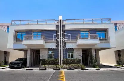 Compound - 3 Bedrooms - 5 Bathrooms for rent in Wadi Al Markh - Muraikh - AlMuraikh - Doha