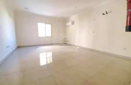 Apartment - 3 Bedrooms - 3 Bathrooms for rent in Al Nasr Street - Al Nasr - Doha