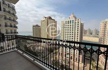 Apartment - 2 Bedrooms - 4 Bathrooms for rent in Floresta Gardens - The Pearl Island - Doha