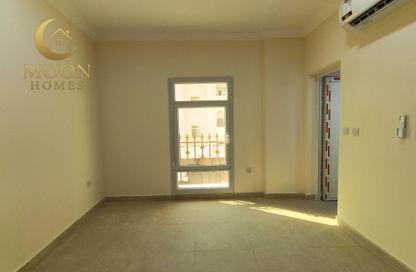 Apartment - 1 Bedroom - 2 Bathrooms for rent in Umm Ghuwailina 4 - Umm Ghuwailina - Doha Apartment - 1 Bedroom - 2 Bathrooms for rent in Umm Ghuwailina 4 - Umm Ghuwailina - Doha