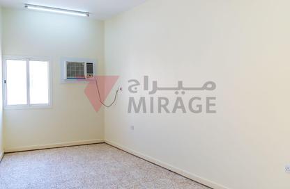 Apartment - 2 Bedrooms - 2 Bathrooms for rent in Umm Ghuwailina 4 - Umm Ghuwailina - Doha