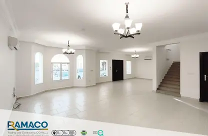 فيلا - 4 غرف نوم - 4 حمامات للايجار في شارع المطار القديم - طريق المطار القديم - الدوحة