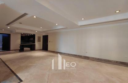 Apartment - 2 Bedrooms - 3 Bathrooms for rent in East Porto Drive - Porto Arabia - The Pearl Island - Doha