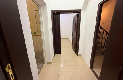 فيلا - غرفة نوم - 1 حمام للايجار في شارع النعيجة - غرب الهلال - الهلال - الدوحة