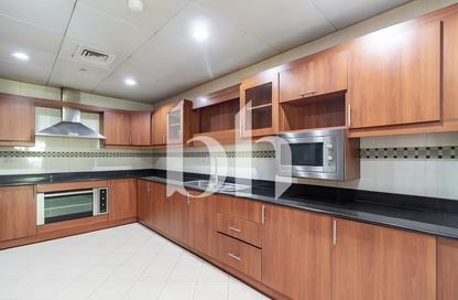 Apartment - 2 Bedrooms - 3 Bathrooms for sale in West Porto Drive - Porto Arabia - The Pearl Island - Doha Apartment - 2 Bedrooms - 3 Bathrooms for sale in West Porto Drive - Porto Arabia - The Pearl Island - Doha