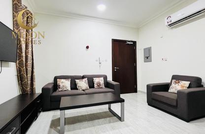 Apartment - 1 Bedroom - 2 Bathrooms for rent in Umm Ghwailina Comm - Umm Ghuwalina - Umm Ghuwailina - Doha