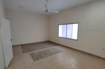 Apartment - 2 Bedrooms - 2 Bathrooms for rent in Umm Ghuwailina 4 - Umm Ghuwailina - Doha