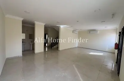 Villa - 6 Bedrooms - 6 Bathrooms for rent in Al Kheesa - Al Kheesa - Umm Salal Mohammed