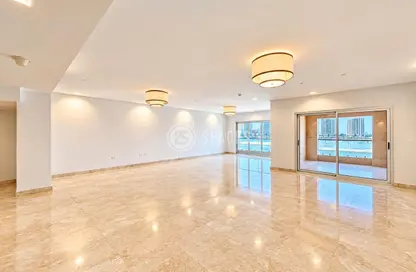 Townhouse - 4 Bedrooms - 5 Bathrooms for rent in Al Mutahidah Tower - Viva Bahriyah - The Pearl Island - Doha