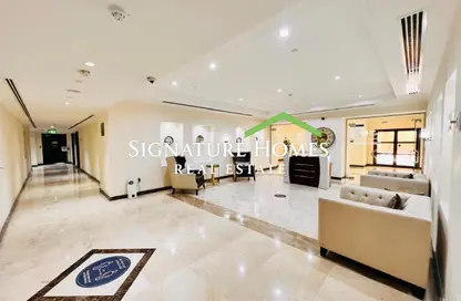 Apartment - 1 Bedroom - 2 Bathrooms for rent in Tower 18 - Porto Arabia - The Pearl Island - Doha