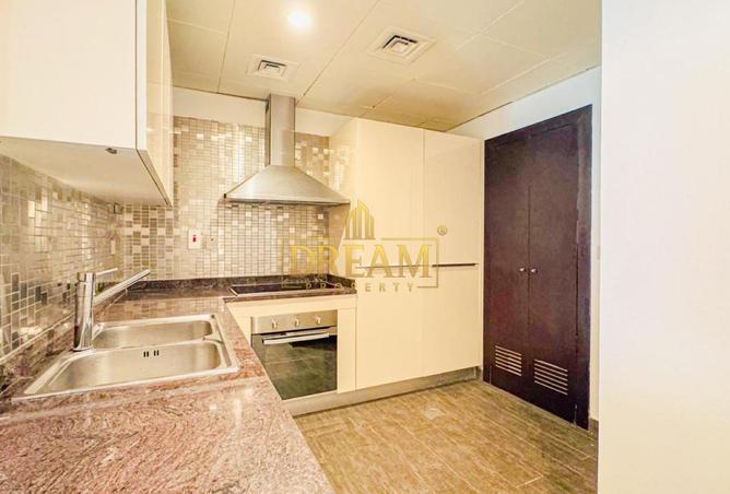 1002421 - Property Image 3