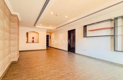 Apartment - 1 Bedroom - 2 Bathrooms for rent in Porto Arabia - The Pearl Island - Doha