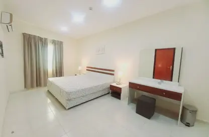 Apartment - 1 Bedroom - 1 Bathroom for rent in Umm Ghwailina Comm - Umm Ghuwalina - Umm Ghuwailina - Doha