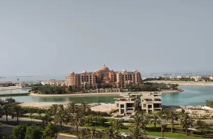 Apartment - 2 Bedrooms - 2 Bathrooms for rent in Porto Arabia - The Pearl Island - Doha