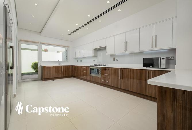 984305 - Property Image 2