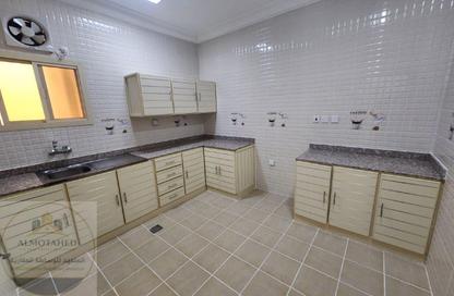 Apartment - 2 Bedrooms - 2 Bathrooms for rent in Asim Bin Omar Street - Al Mansoura - Doha