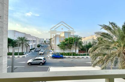 مجمع سكني - 2 غرف نوم - 3 حمامات للايجار في شارع الوعب - الوعب - الدوحة