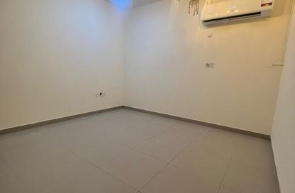 Apartment - Studio - 1 Bathroom for rent in Wadi Al Sail - Doha
